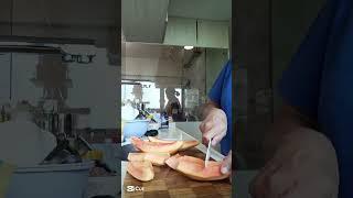 how to cut #papaya #shorts #asmr #highlight #fruits #viralshort #trendingsong #yummy #music #ytviral