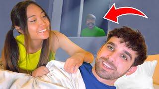 Surprising My Friends at a SLEEPOVER! (MELVIN COME BACK!)