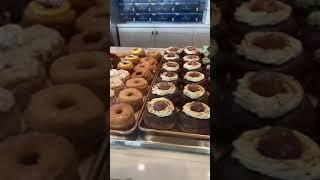 I FINALLY GOT TO TRY THE TIKTOK VIRAL DONUTS#sainthonoredonuts #donuts #lasvegas