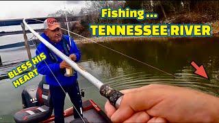 CATCHING FISH fishing THE TENNESSEE RIVER on WHEELER LAKE !!