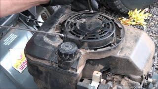 HOW TO REPLACE a Lawnmower PULL ROPE. common problem Briggs and Stratton model Engine