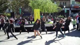 De La Femme at the Festival on the Square