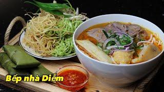 Bún Bò Huế - Huế Noodle Soup - Cách nấu bún bò tại nhà ngon như tiệm | Bếp Nhà Diễm |