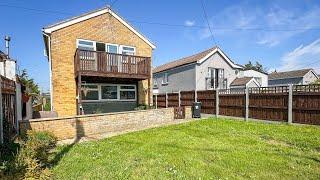 DETACHED FREEHOLD HOUE BY THE COAST - New Way, Point Clear Bay, Essex