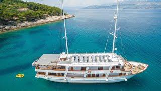 Small cruise ship - Ocean - Cruising in Croatia