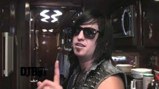 Escape The Fate / Craig Mabbitt / TJ Bell - BUS INVADERS Ep. 464