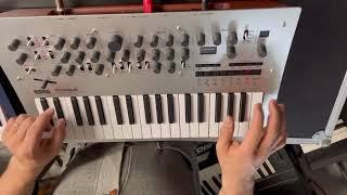 Korg Minilogue first impressions.  Amazing analogue tweakability with accessible features