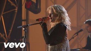 Miranda Lambert - Baggage Claim (2011 CMA Awards)