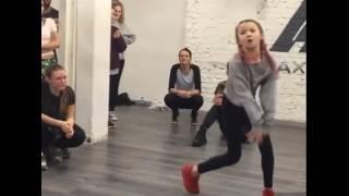 Léany danse shape of you (Ed sheran)