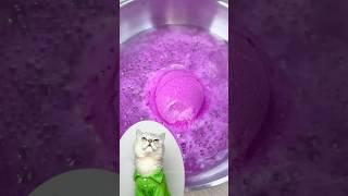 No one will guess what's inside Bath Bomb! #cuddleclawshow #bathbomb #viralshorts #catchef #cute