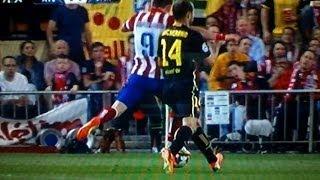 Atletico Madrid vs Barcellona 1 0 - Penalty not Given Mascherano Foul on Villa