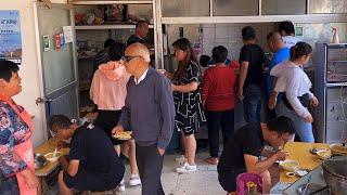 Mengcheng special breakfast, sell 400 bowls in the morning, spicy soup tofu brain with old fritters!