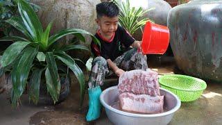 Seyhak cook pork ribs and invite grandma to  taste with him / Yummy pork ribs cooking