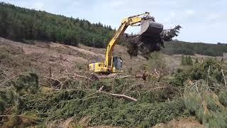 Komatsu PC210LCi-11 excavator