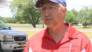 Ottumwa's Amateur Radio Club demos their equipment