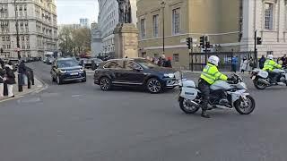 President Prabowo Subianto and Princes Anne pass horse guard with police escorts #horseguards