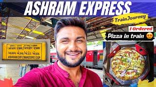 I had pizza while travelling in Ashram Express | Delhi to Ahmedabad full journey