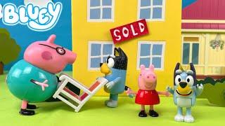 Bluey's New Neighbour Peppa Pig!  | Pretend Play with Bluey Toys | Bunya Toy Town