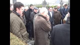 Sean Fitzpatrick playing Mise Éire at graveside