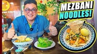 মেজবানী নুডুলস আবিস্কার করে ফেল্লাম! Hờn Fishcake Noodle Soup | Mỳ Quảng Cô Sáu | Vietnam Food Tour