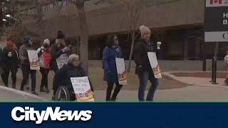 PSAC strike: Picket lines form in Calgary