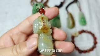 古玩市场没人，买货的人寥寥无几，正是捡漏的好时机！