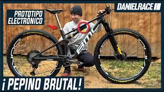 NUEVA BMC FOURSTROKE 2025 DE LOANA LECOMTE | EQUIPO BMC FACTORY RACING COPA DEL MUNDO | DANIEL RACE