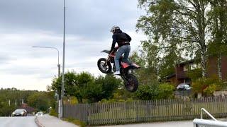 BIKELIFE SWEDEN - INSANE SUPERMOTO JUMPS