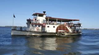 The cumberoona paddle steamer on the murray river yarrawonga / mulwala in 4K