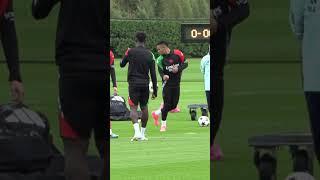 Ethan Nwaneri shows the senior players how it's done in Arsenal training‍