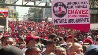 Manifestação de apoio a Chávez reúne multidão em Caracas