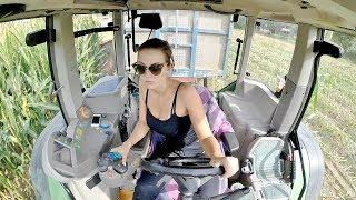 GIRL ON TRACTOR | Giulia and Fendt 412 | Mais Silage