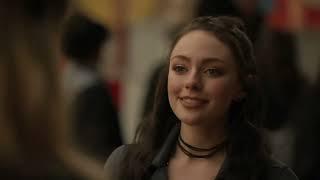 Legacies 4x11 Hope Teaching Lizzie How to be a Vampire ￼