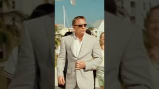 The ultimate hot weather suit. Bond wears linen.