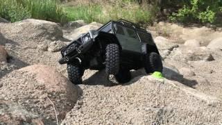 Traxxas Trx4 vs Axial Scx10.2