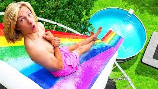 Wir bauen eine 90° STEILE REGENBOGEN WASSER RUTSCHE! (mit Trampolin POOL!)