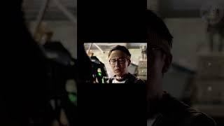 父亲杀人畏罪潜逃，小女孩得知后，淡定抹掉一切罪证痕迹_3