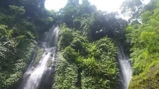 Cascadele  de  la  Sekumpul,  insula  Bali