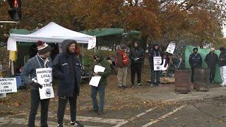 Canada Post reports $315 million loss as workers’ strike hits one week