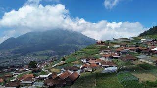 BIKIN MATA TAK BERKEDIP ..KAMPUNG INDAH DI ANTARA DUA GUNUNG