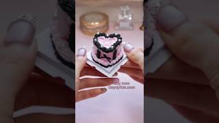 Chic pink and black vintage mini cake! #handmade #cakes #crafts #diy