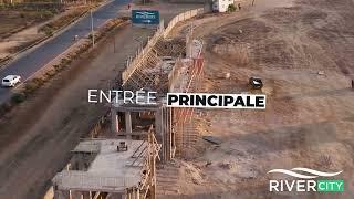 Entrée principale en cours de construction