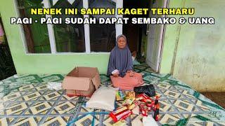 Tidak Menyangka Bakal Dapat Sembako & Uang, Nenek Hidup Di Desa Sangat Bahagia