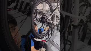 Working moments with e-bikes