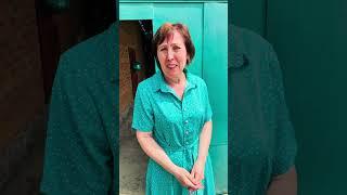 Татьяна "Чуть" не уронила БУКЕТ! Она Чудо... Красивое поздравление с днем рождения! Сюрприз!