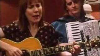 Iris DeMent - Sweet Is The Melody