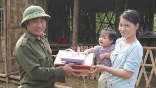 Single mom:  Happy when kind man helped home repair after storm and make table and chair - Lý Như Ca