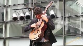 【Strawberry Alice】2016 Xintiandi Festival: Tom Ward Guitar Solo, 19/06/2016.