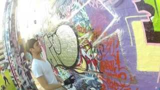 Graffiti by Monkey Brain in Australia (video by Thijmen Lankveld)