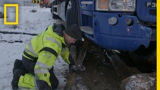 Rescuing a 14 Ton Bread Truck | Ice Road Rescue